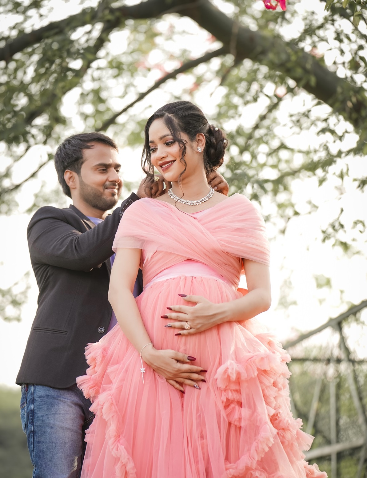 Best Maternity & Pregnancy Photoshoot in Agra