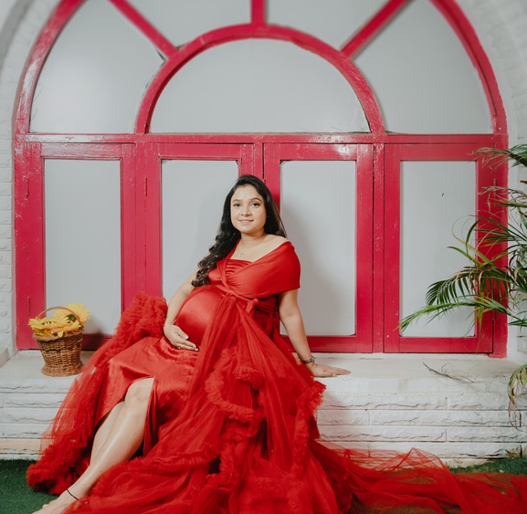 Elegant & Affordable Maternity Photoshoots in Lucknow