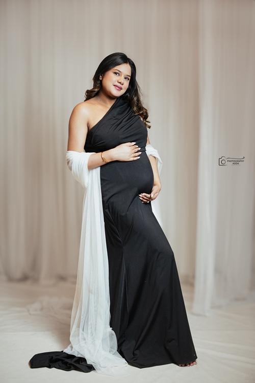 Get Stunning Maternity Gowns on Rent Delivered Anywhere in India