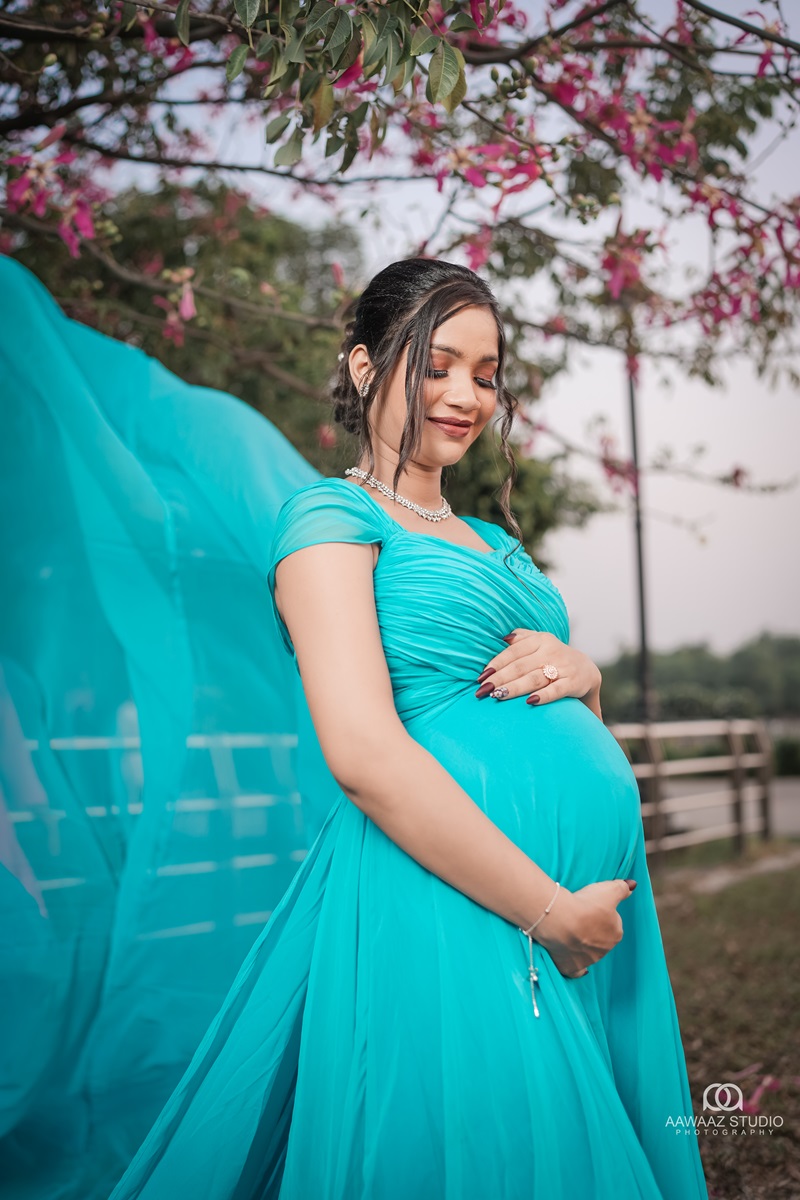 Pregnancy shoot in Azamgarh