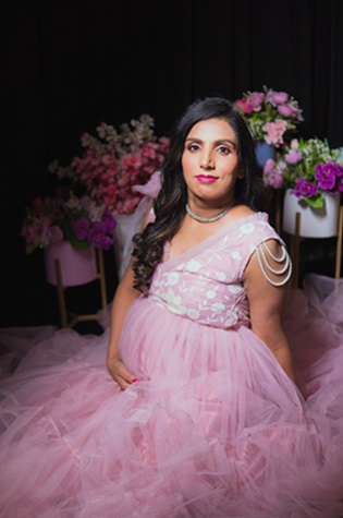 Best Maternity Shoot Outfits Under ₹2000 by Rental Outfits in Lucknow