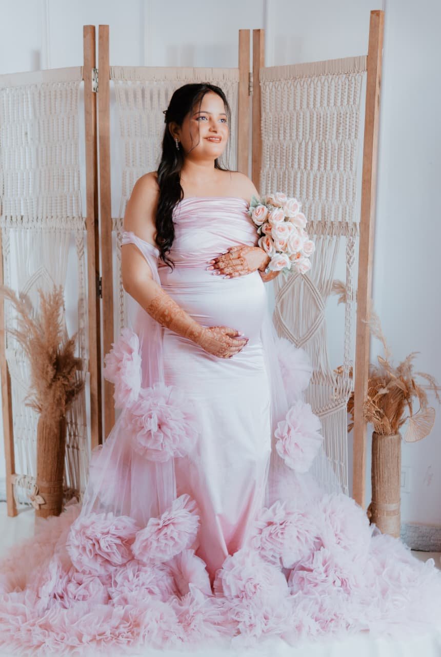 A Premium Maternity Experience – Makeup, Styling & Beautiful Setups