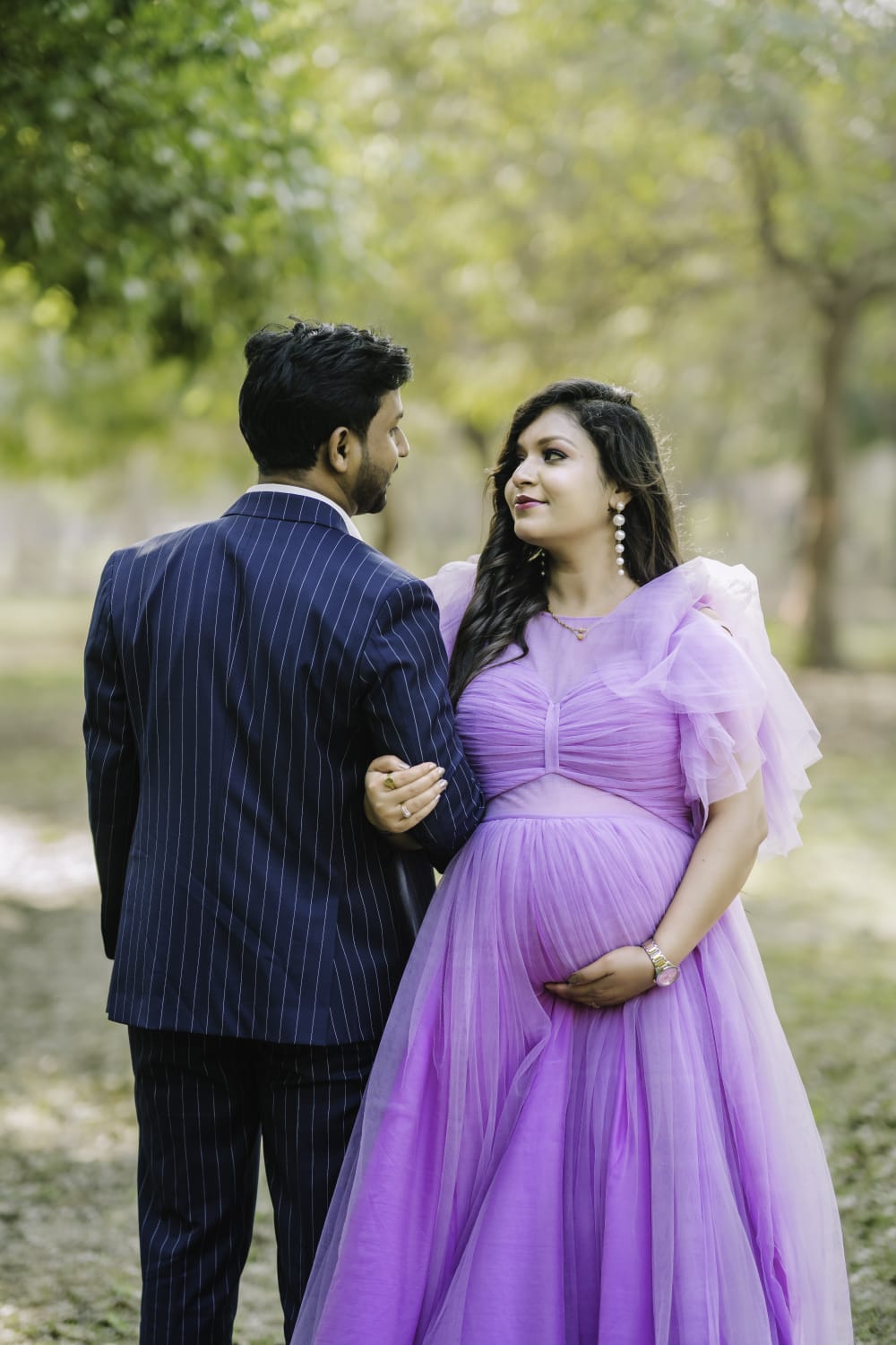 Maternity Photoshoot Gowns on Rent | Same Day Delivery-hancorp34.com.vn