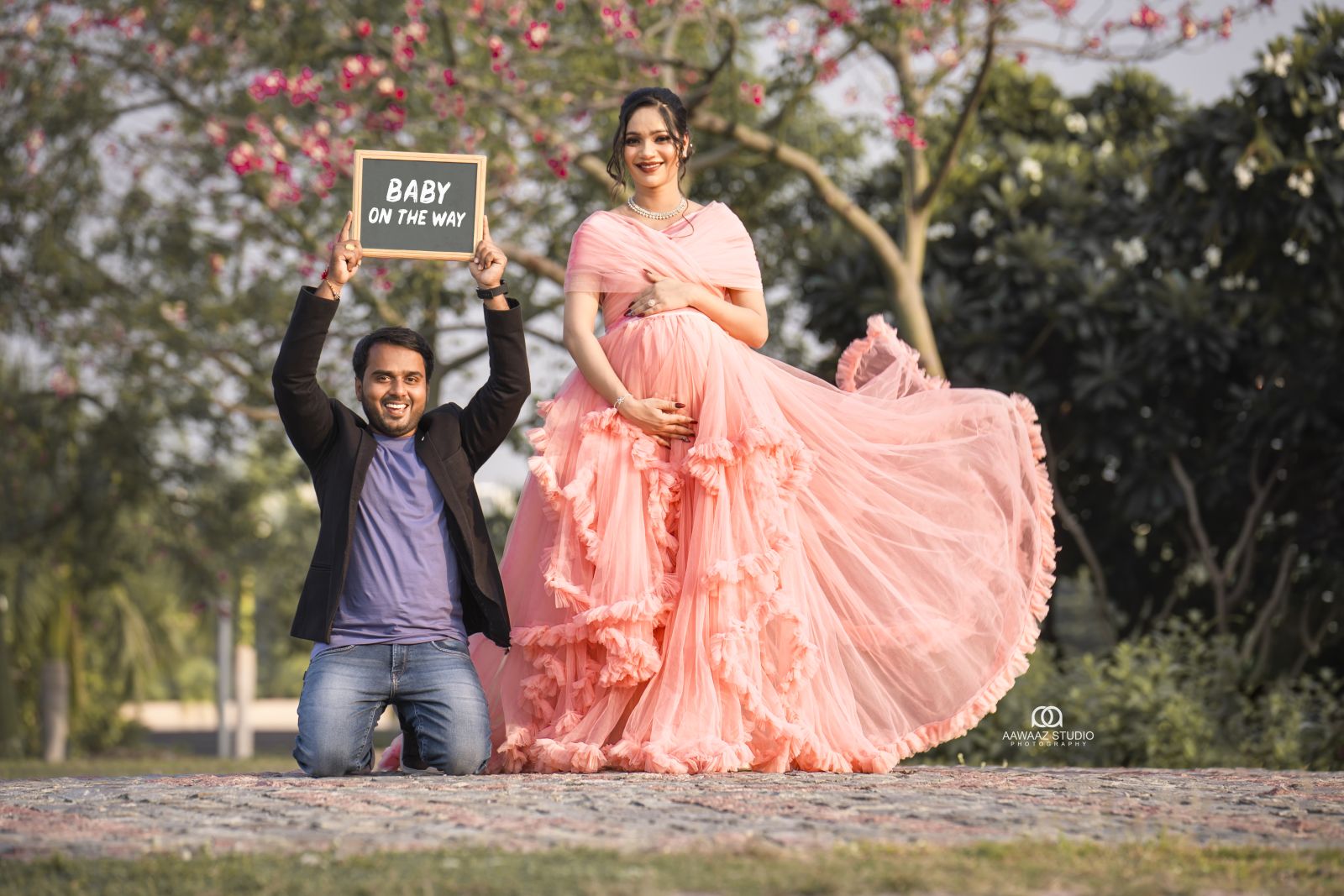 Frill gowns on rent agra rent maternity baby bump agra shoot 