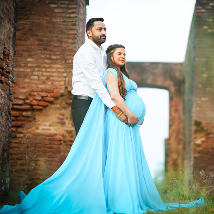 Maternity Photoshoot Gown Rental Service at Rs 1400/day in